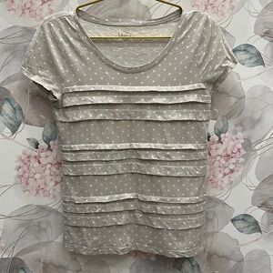 CUTE  light grey tee with small ruffles and white polka dots!